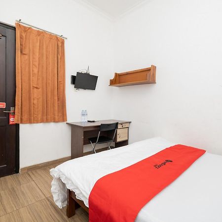 فندق Reddoorz At Nginden سورابايا المظهر الخارجي الصورة