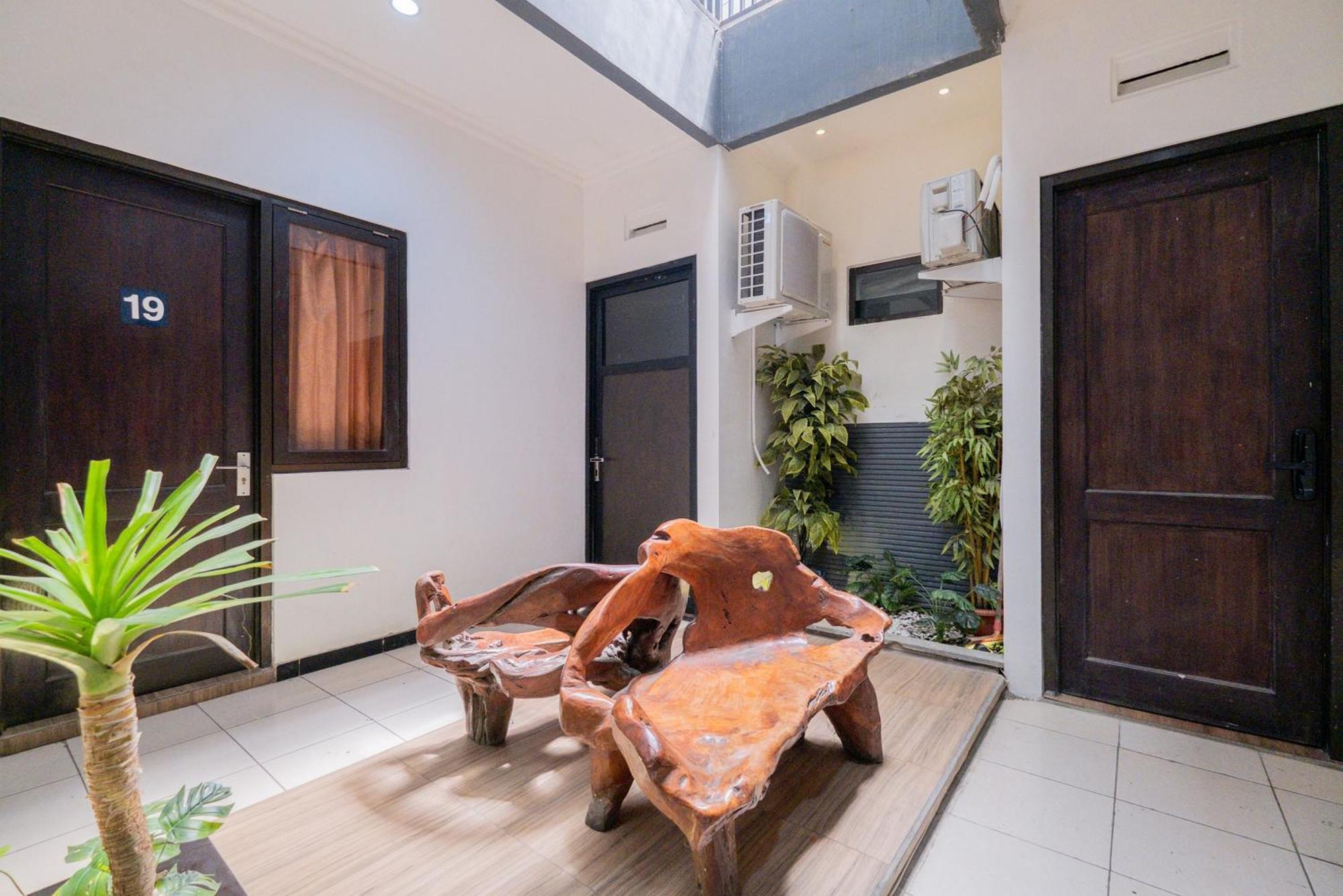 فندق Reddoorz At Nginden سورابايا المظهر الخارجي الصورة