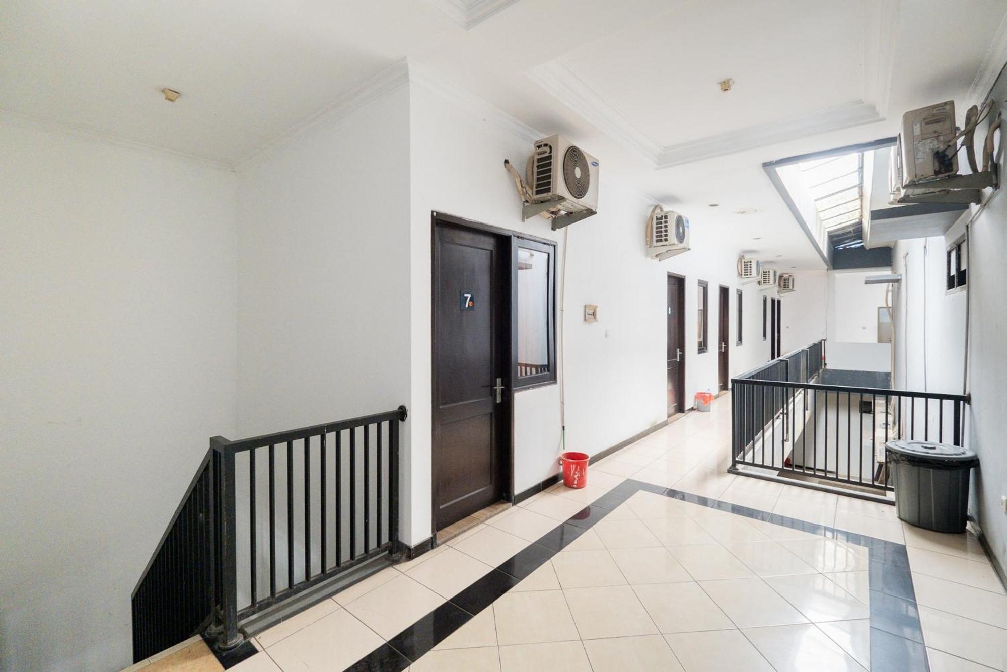 فندق Reddoorz At Nginden سورابايا المظهر الخارجي الصورة
